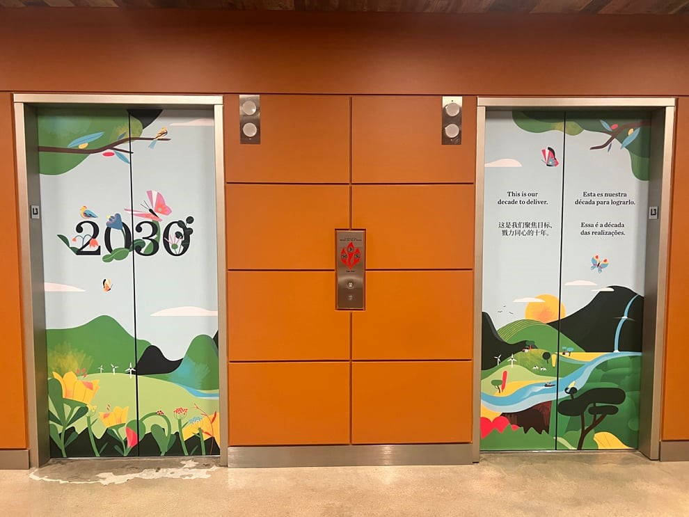 How Do Elevator Wraps Boost DC Branding?